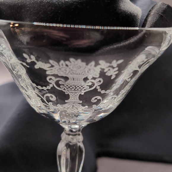 Vintage (4) Fostoria Florentine Etched Crystal Champagne Sherbet Glasses 5.5" - Picture 3 of 5